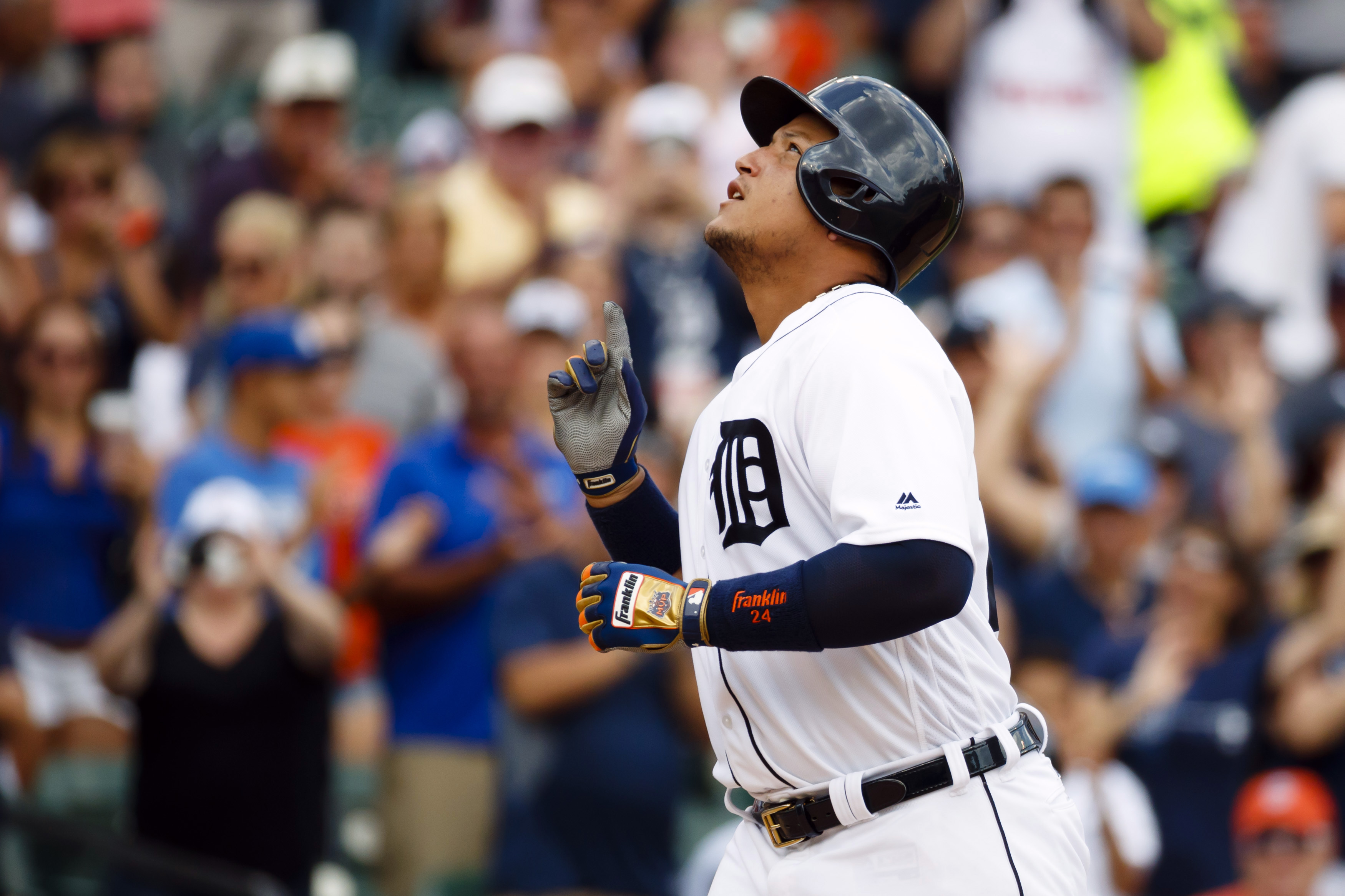 Miguel Cabrera se desborda con el bate en Grandes Ligas