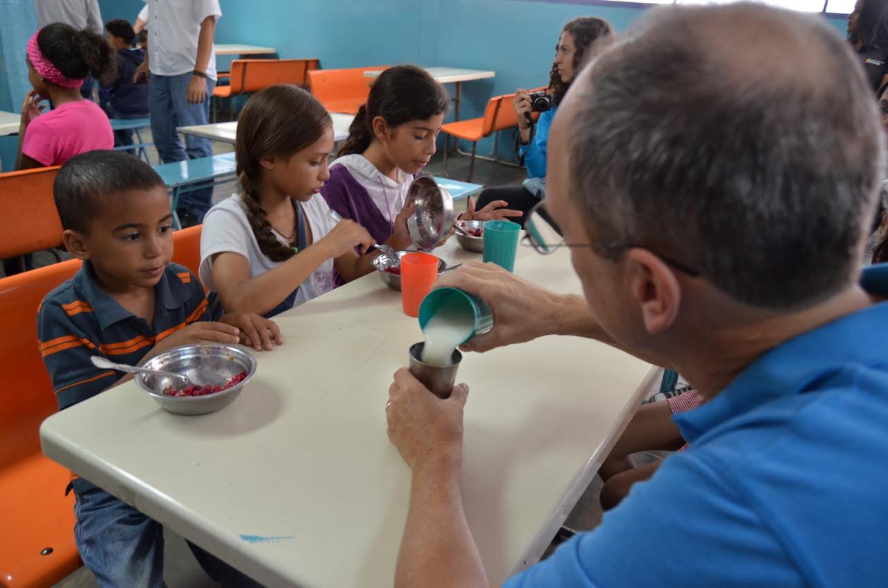 Más de 4 mil 500 niños han recibido alimentos con programa Escuelas Solidarias