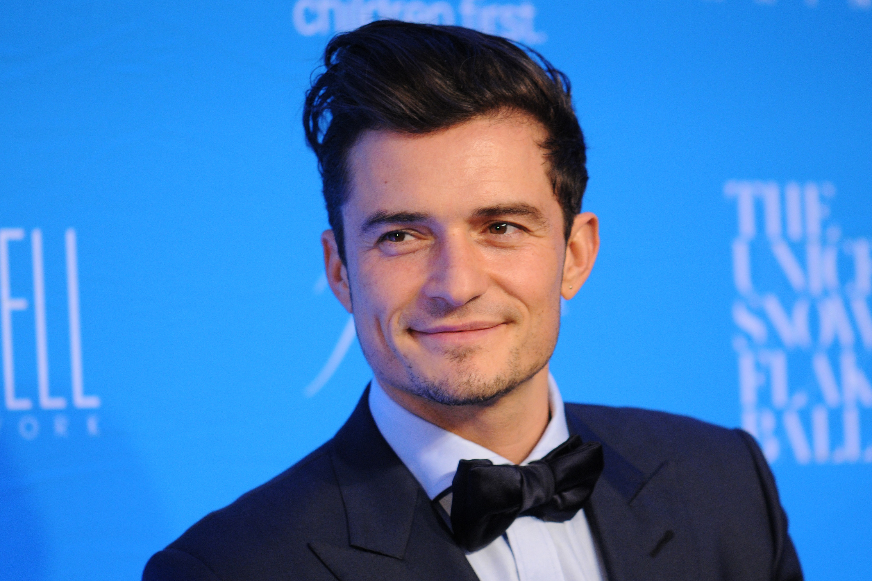 ¡Miembro al aire! Orlando Bloom se paseó desnudito en una playa de Italia y enloqueció a todo el mundo