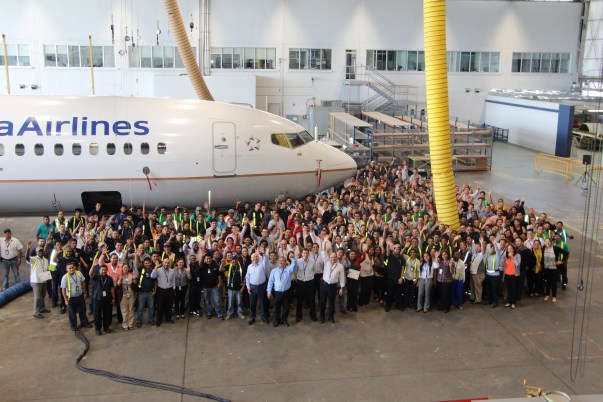 Colaboradores celebrando