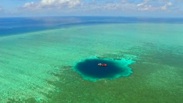 El Hoyo del Dragón, la cueva submarina más grande del mundo