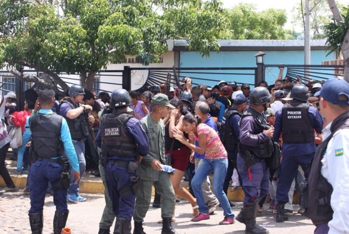 Saquearon y dañaron locales en Puerto Píritu