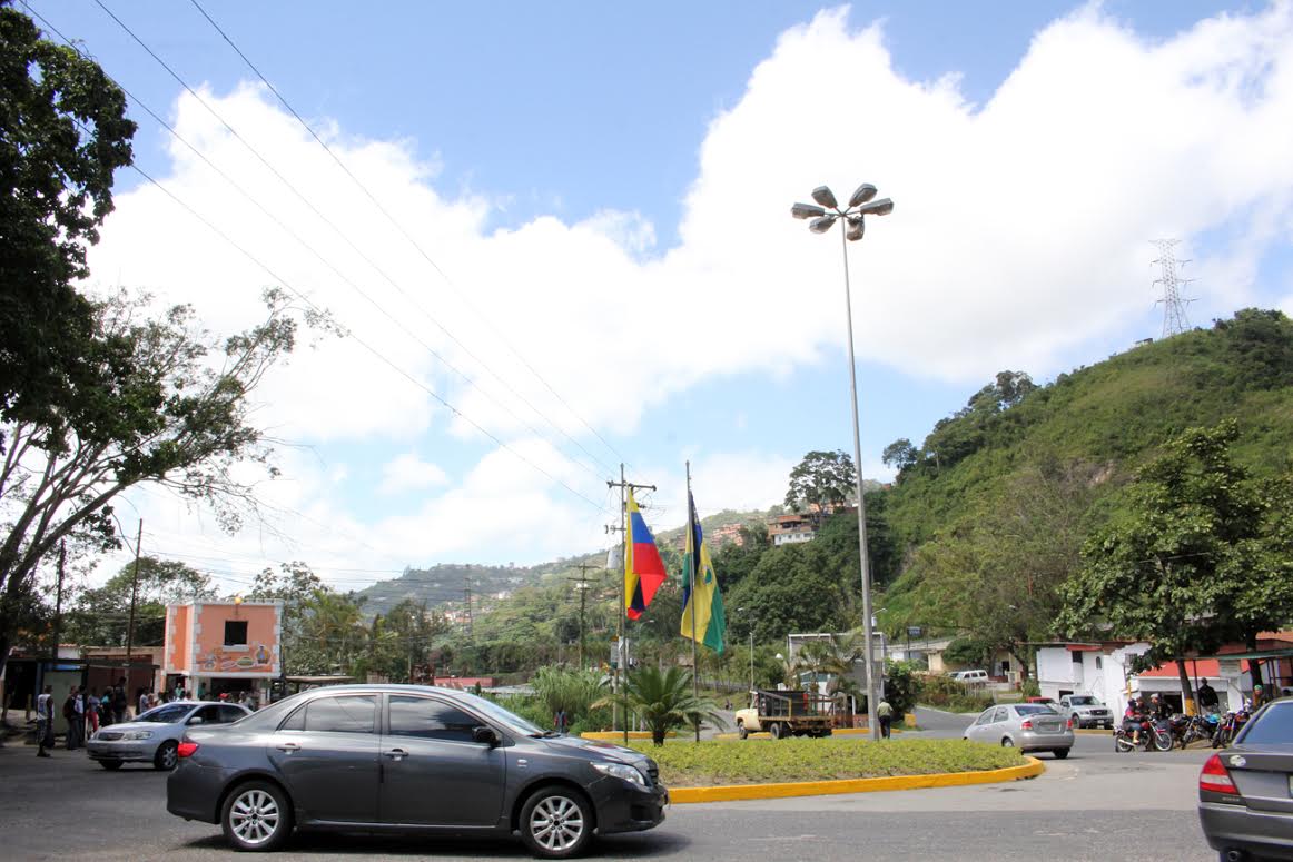 Alcaldía de Baruta recuperó redoma de Hoyo de la Puerta