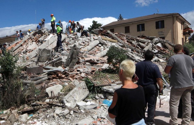 2016-08-24T141607Z_1182310527_S1BETXHIBFAA_RTRMADP_3_ITALY-QUAKE