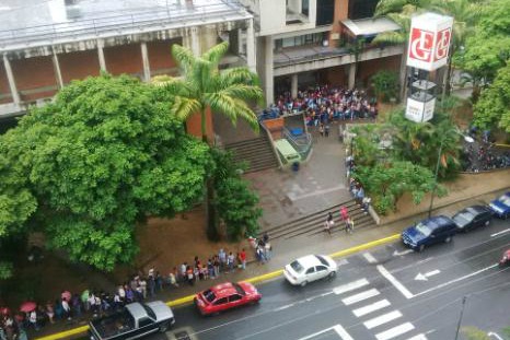 Fuerte aglomeración en supermercado de Santa Fe #26Ago