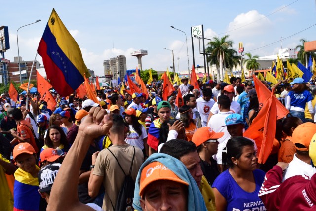 ZULIANOS MARCHAN AL CNE (9)