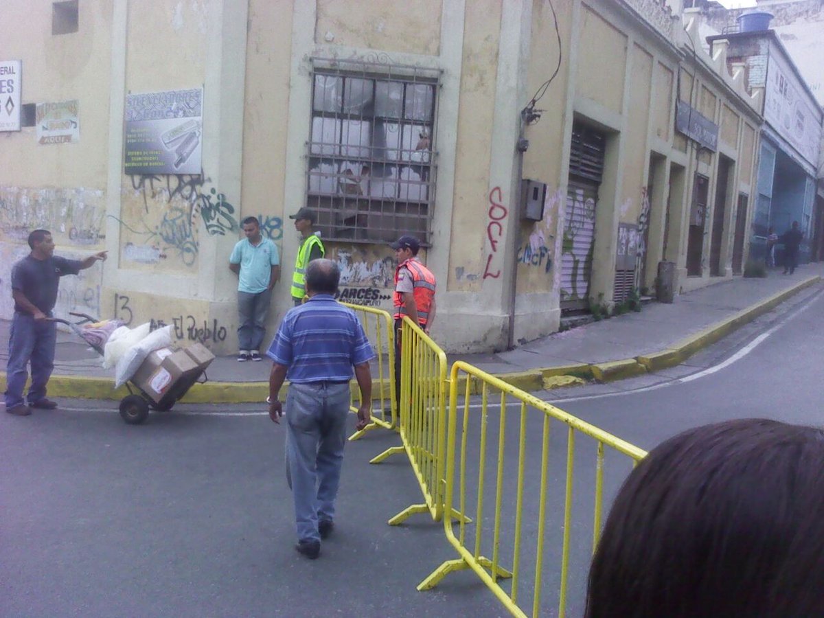 Cerrados accesos a Los Teques para impedir marcha al CNE