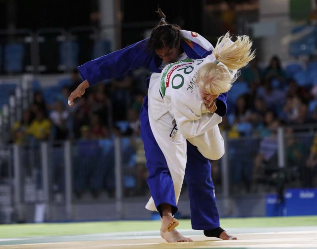 2016 Rio Paralympics - Judo - Final  - Women's 70 kg Bronze Medal Final A - Carioca Arena 3 - Rio de Janeiro, Brazil - 10/09/2016. Naomi Soazo (top) of Venezuela competes with Lucija Breskovic of Croatia. REUTERS/Carlos Garcia Rawlins  FOR EDITORIAL USE ONLY. NOT FOR SALE FOR MARKETING OR ADVERTISING CAMPAIGNS.