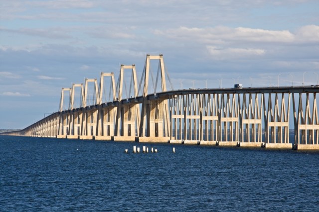 Banesco-maracaibo-puente-sobre-lago