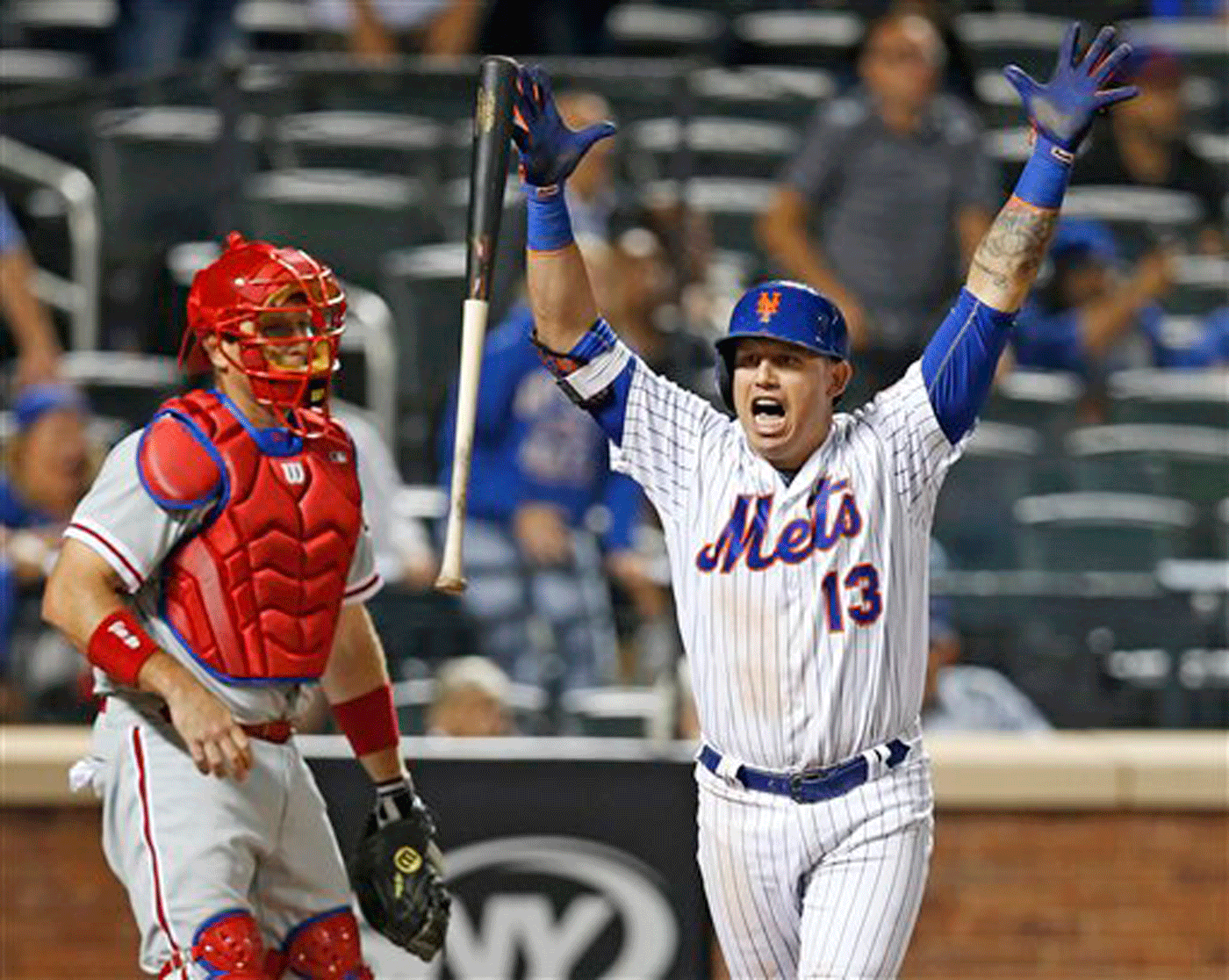 Mira el jonrón de Asdrúbal Cabrera para dejar en el terreno a los Filis (Video)