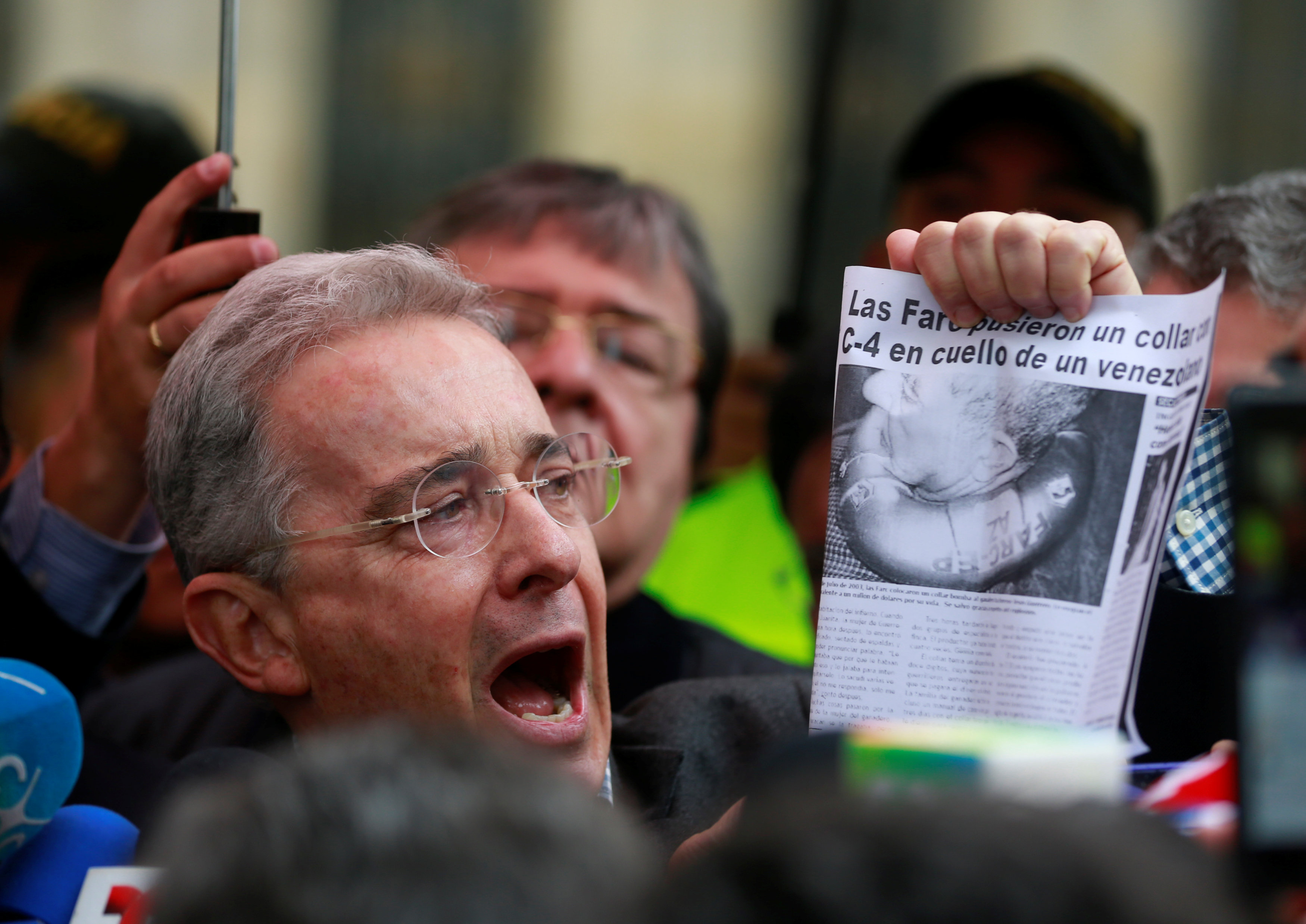 Uribe al votar en plebiscito: La Paz es ilusionante, los textos de La Habana decepcionantes (Video)