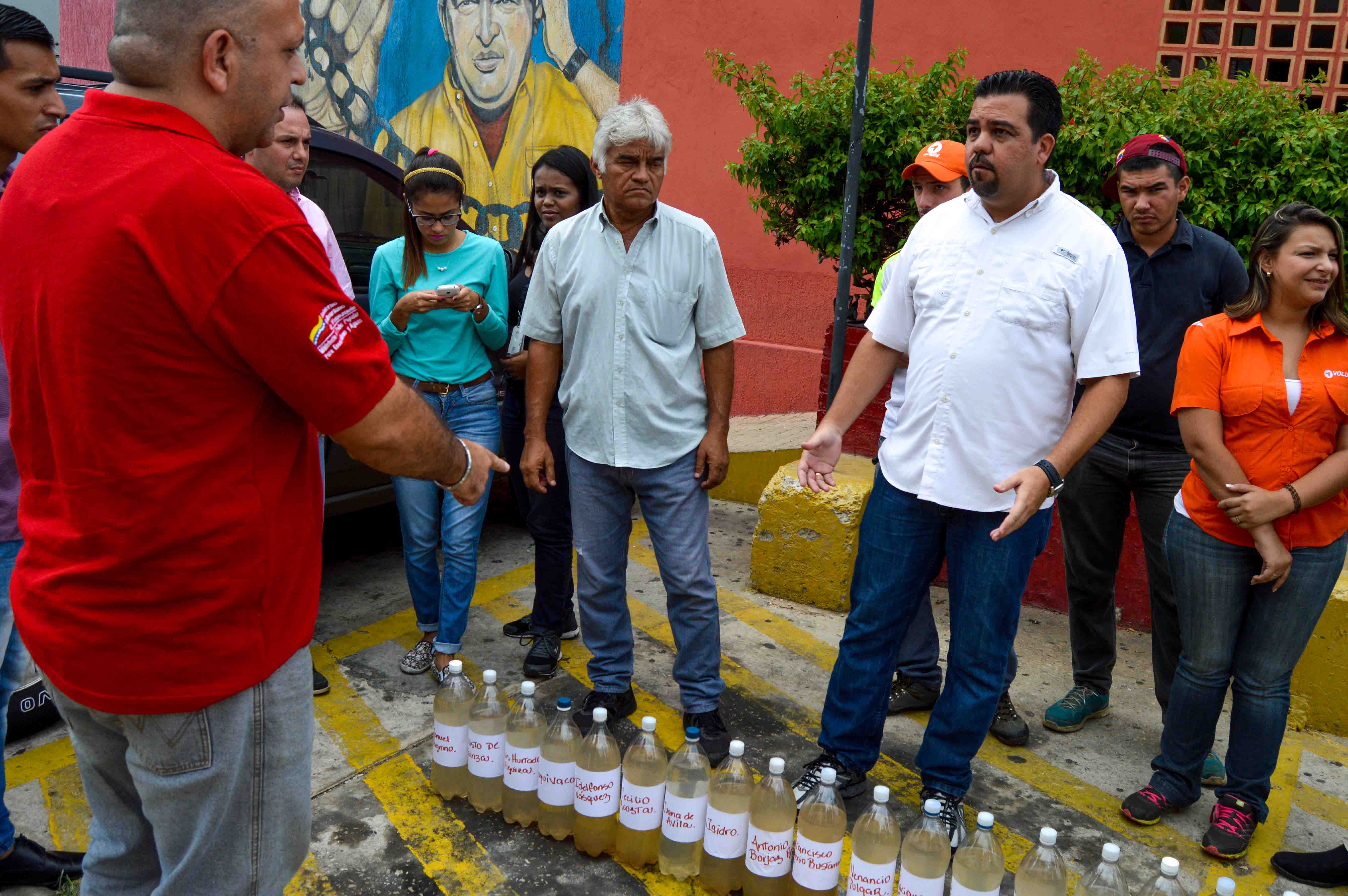 Eduardo Vale: Marabinos toman agua sucia, mientras el presidente de Hidrolago toma agua filtrada