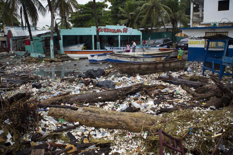 Suben a 4 los muertos y a 18.545 los desplazados en R.Dominicana por Matthew