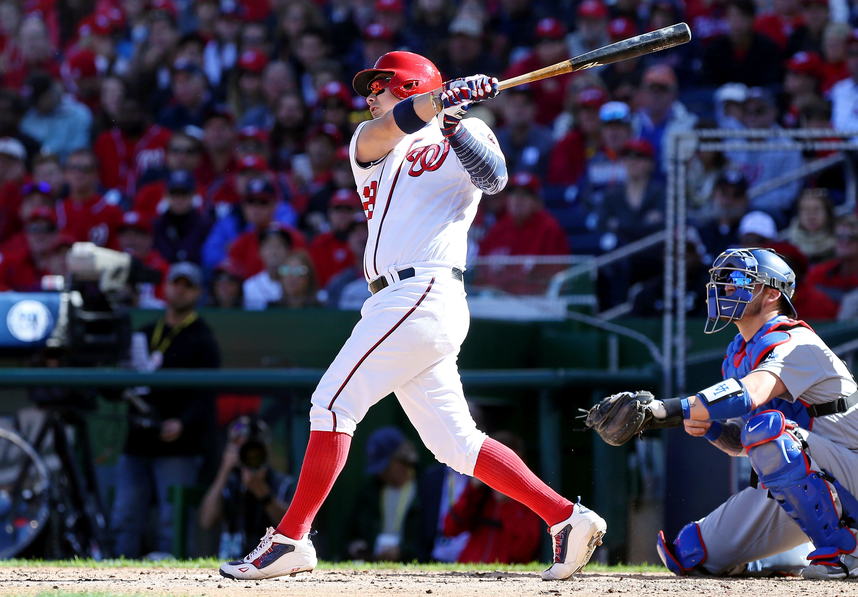 José Lobatón conecta cuadrangular y se empata la serie ante los Dodgers