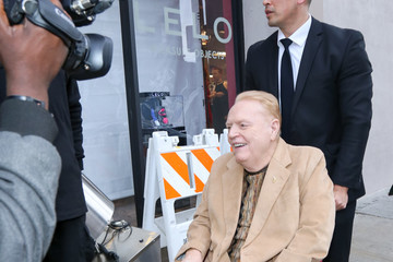 Larry Flynt ofrece 1 millón de dólares por grabaciones explosivas de Trump