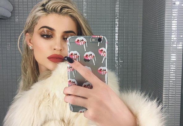 Kylie Jenner sorprendió a sus seguidores al hablar en español (VIDEOS)