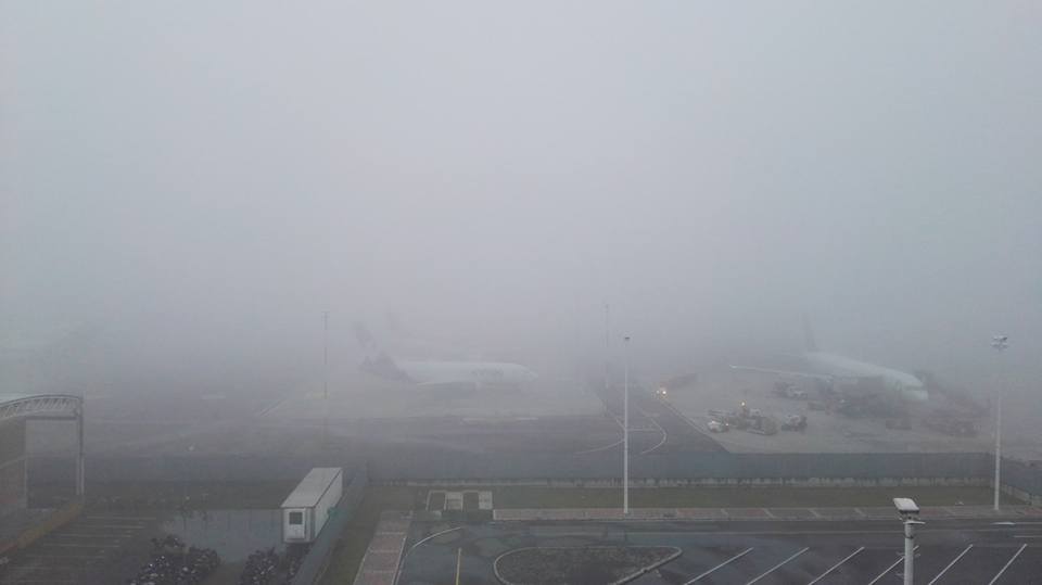 Ocho aeropuertos cerrados por densa niebla en Colombia