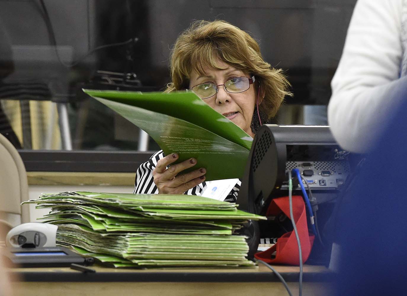 Marihuana, pena de muerte o impuestos: No sólo por presidente votan en EEUU este martes