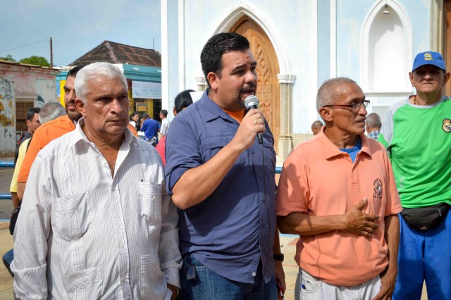 ASAMBLEA EN SANTA LUCÍA 10.11 (1)