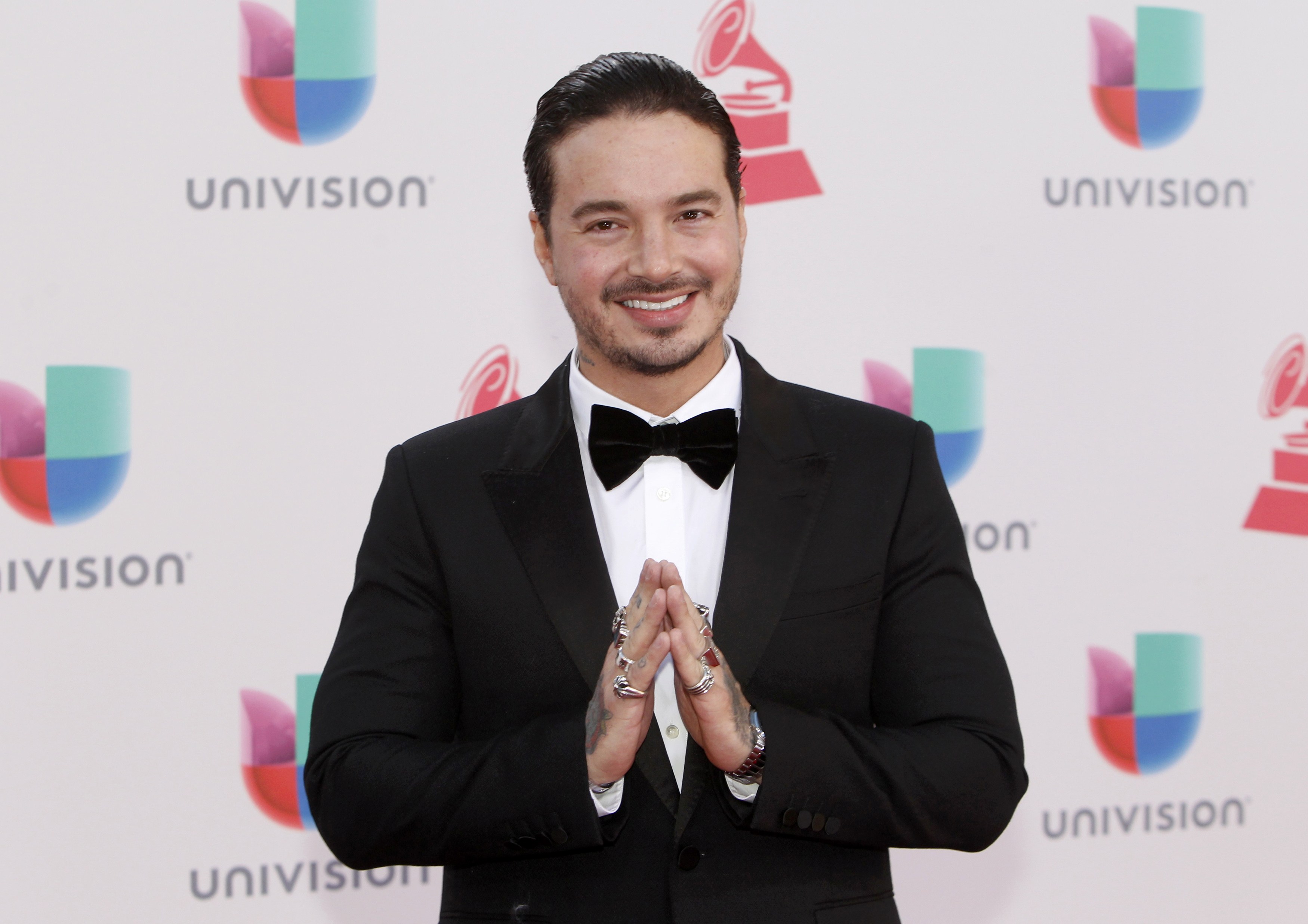 En Fotos: Así llegaron los artistas a la alfombra roja de los #LatinGrammy