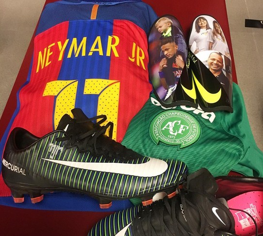 (foto @neymarjr)