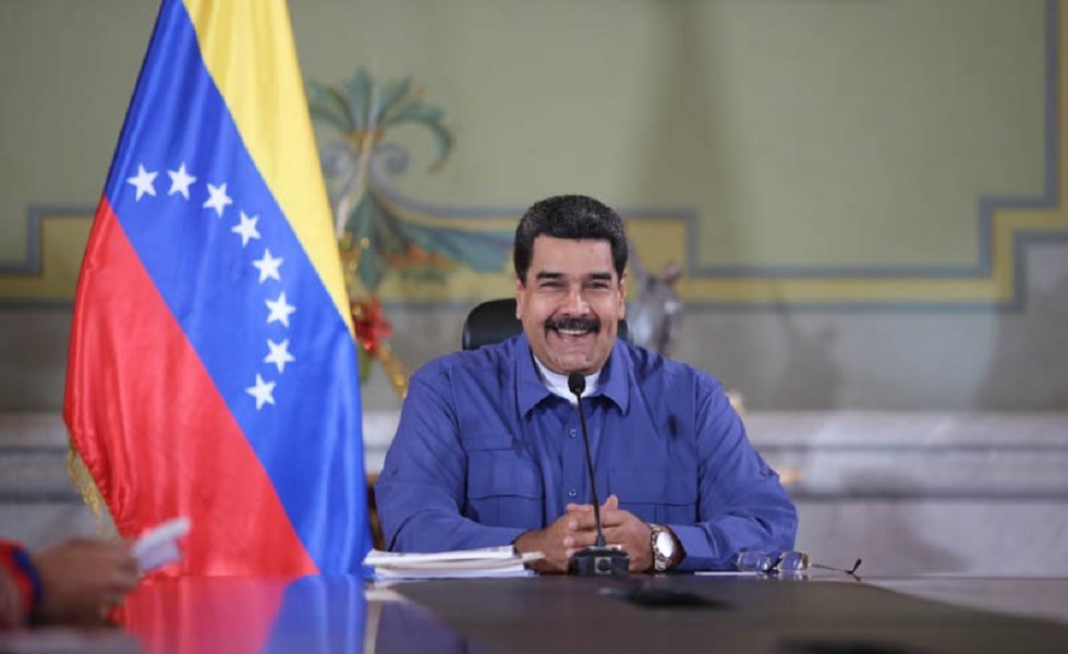 Maduro aumentó 15% el sueldo de los maestros este #8Jun