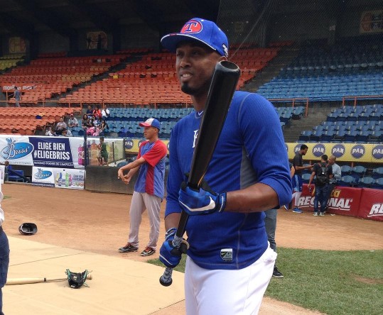 El grandeliga Alcides Escobar se une a los Tiburones (Video)