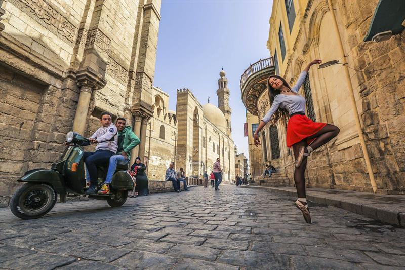 Las bailarinas de ballet que devuelven el arte a las calles de El Cairo