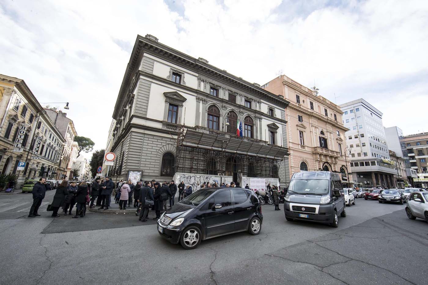 Tres terremotos sacuden en una hora el centro de Italia