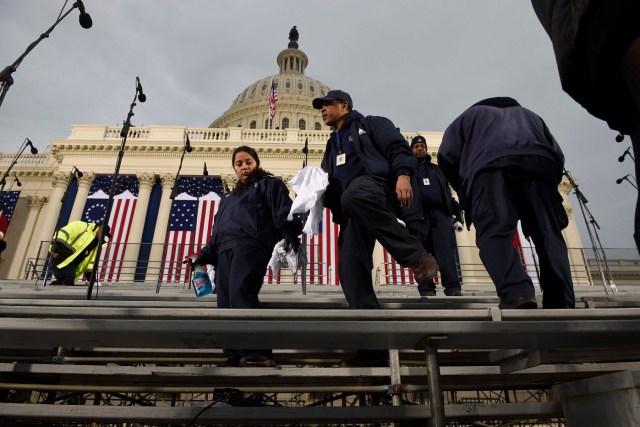 MCX30 WASHINGTON DC (ESTADOS UNIDOS) 20/01/2017.- Preparativos de la ceremonia de investidura del empresario neoyorquino Donald Trump como nuevo presidente de Estados Unidos en el Capitolio, en Washington DC (Estados Unidos) hoy, 20 de enero de 2017. EFE/Bill O'Leary / Pool