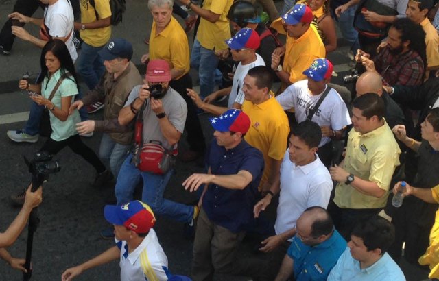 Capriles3