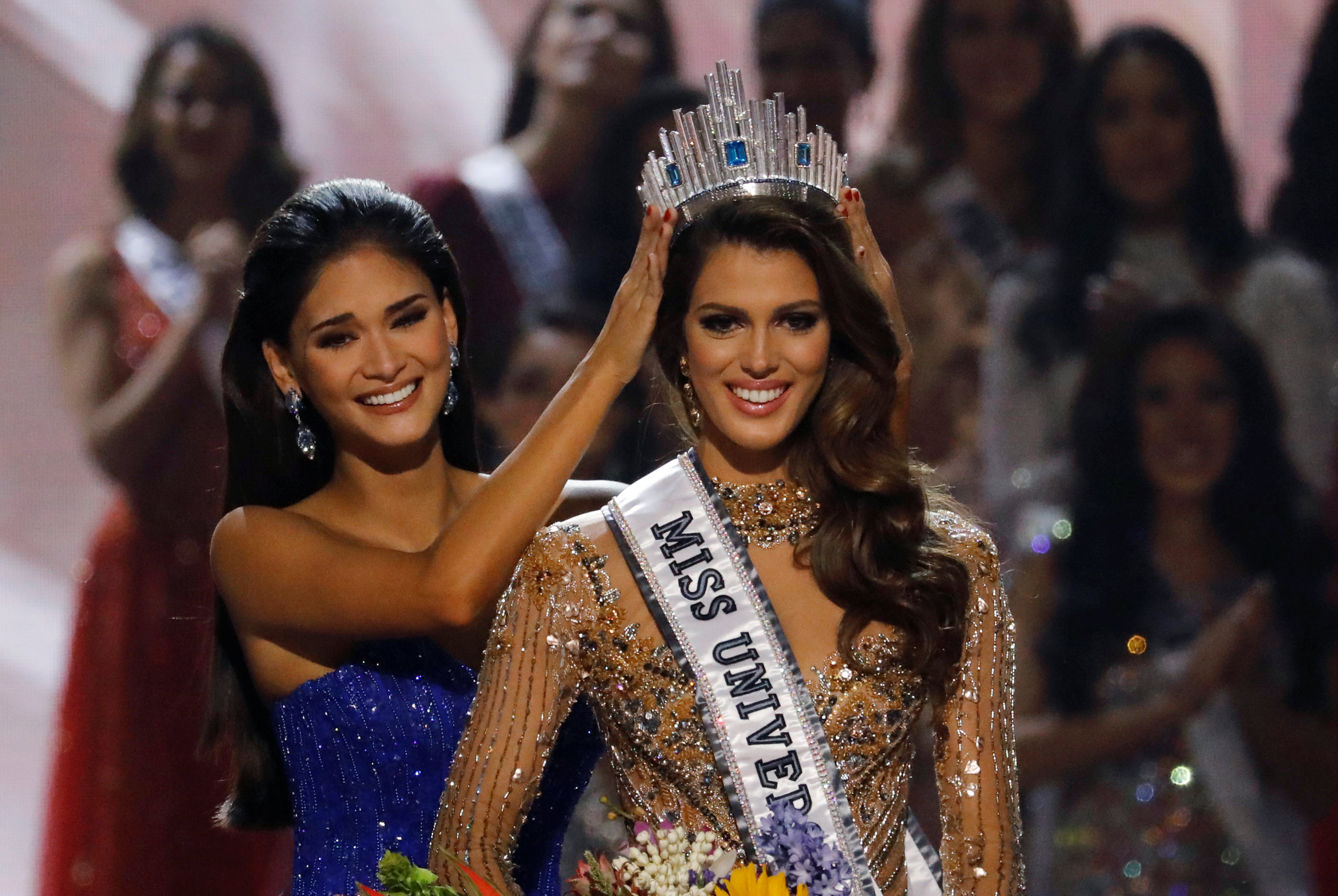 La francesa Iris Mittenaere fue coronada Miss Universo 2016