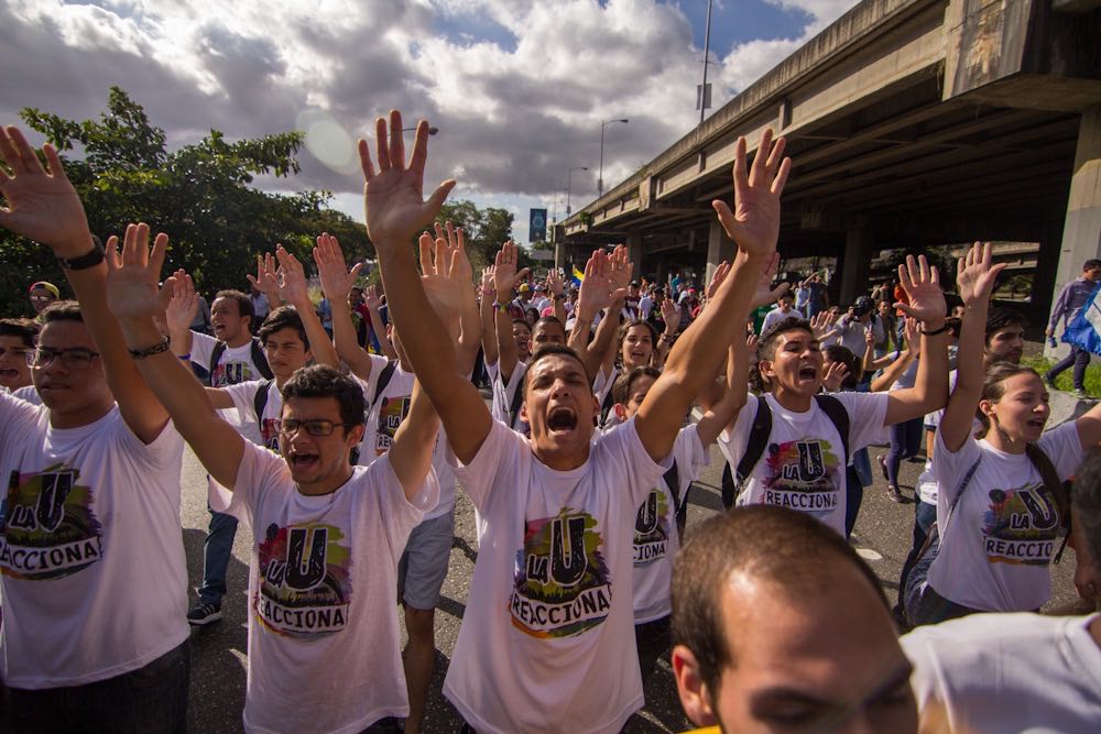 Denuncian irregularidades en el proceso de carnetización de la UCV