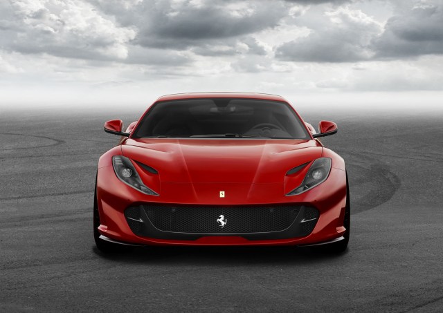 Ferrari 812 Superfast (7)