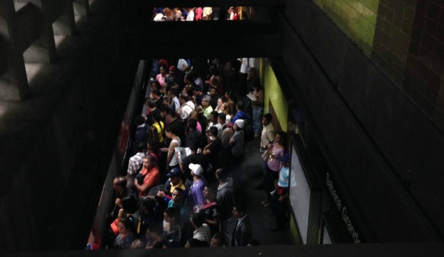 Reportan retraso en Línea 1 del Metro de Caracas