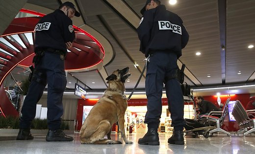 Esquiador venezolano viaja a torneo en Finlandia tras ser deportado de Francia