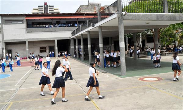 Sundde supervisa estructura de costos de 614 colegios privados