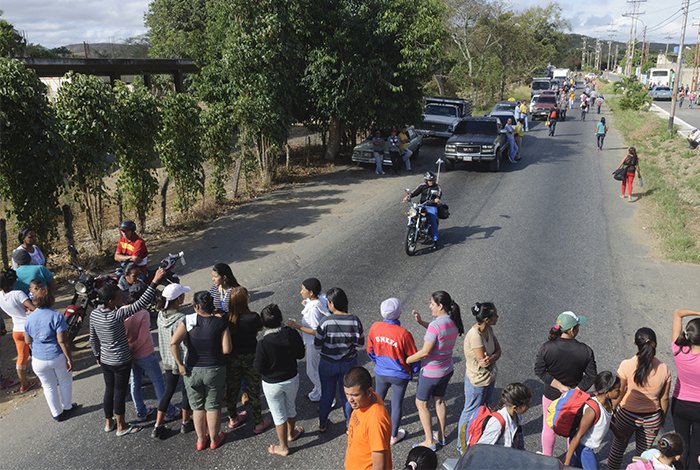 Sectores de Lara protestan por no recibir el Clap desde noviembre