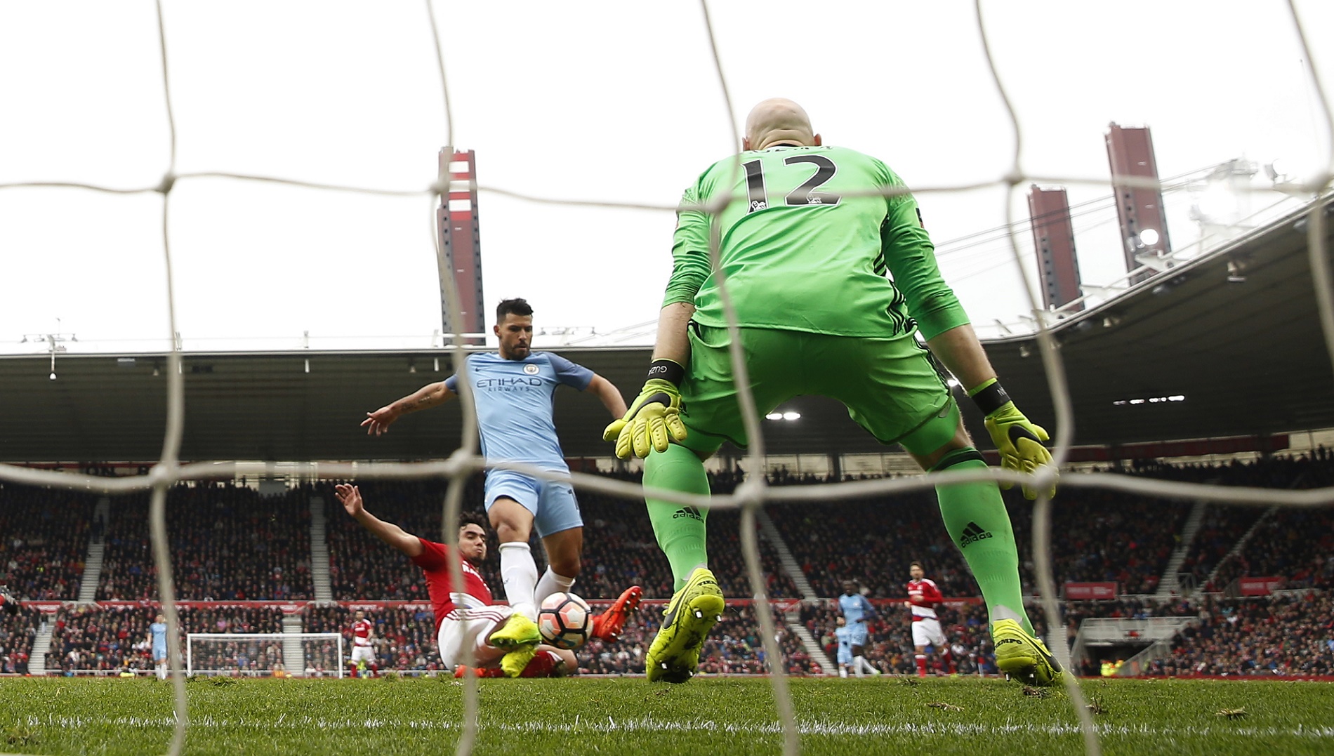 Silva y Agüero llevan al City a semifinales de la Copa de Inglaterra