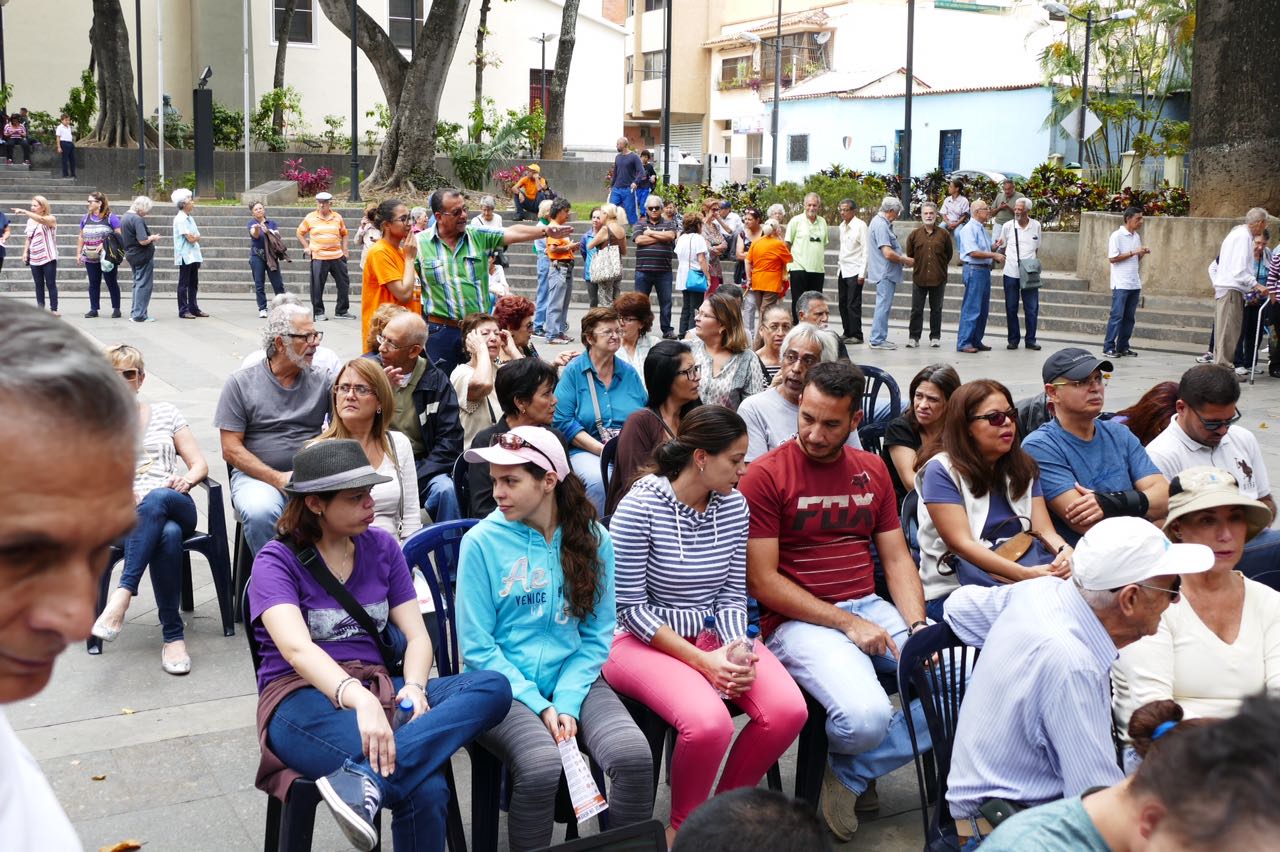 Seis partidos deben validarse ante el CNE este fin de semana