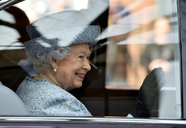 Britain's Queen Elizabeth II leaves the National Army Museum in London, Britain, March 16, 2017. REUTERS/Hannah McKay