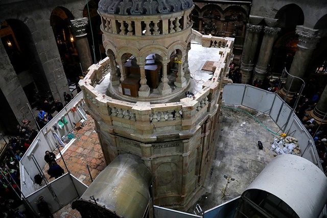 El recién restaurado edículo con la tumba de Jesucristo, después de meses de obras en la iglesia del Santo Sepulcro de Jerusalén, Israel, el 20 de marzo de 2017.