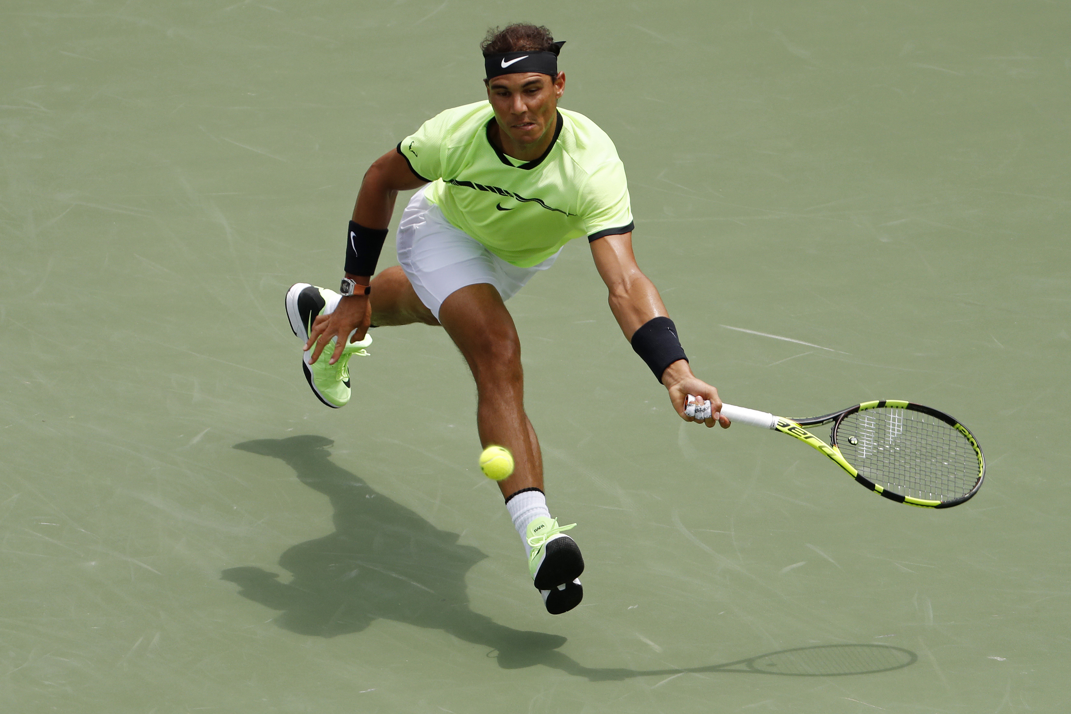 Nadal achaca a la suerte el haber perdido una final “ajustada” ante Federer