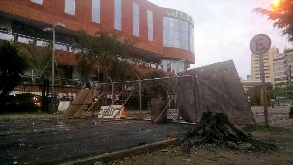 Foto: Así amaneció la urbanización Base Aragua en Maracay 