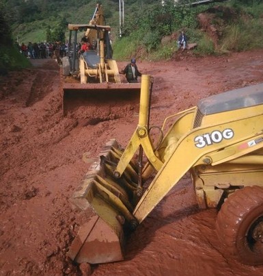 Lluvias socavaron otra vez la carretera en La Arenosa del Táchira