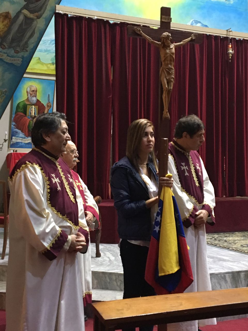 Andreina Blanco en viacrucis en Buenos Aires contra el golpe: Exigimos libertad para nuestra amada Venezuela