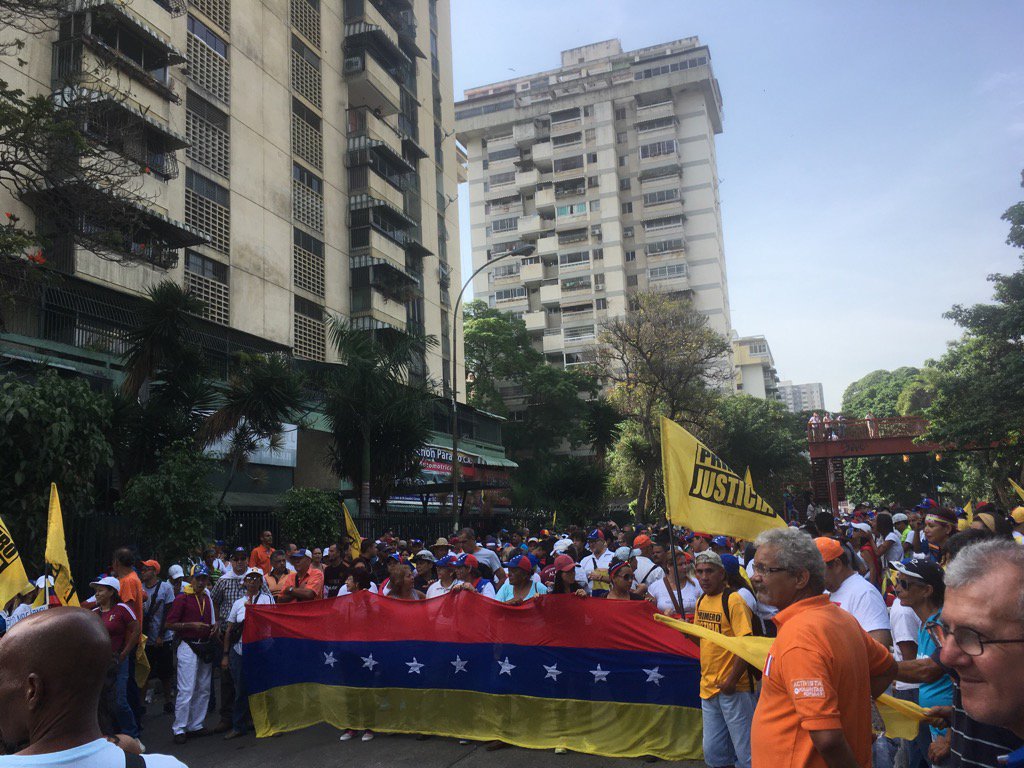 Comienza concentración en la avenida O’Higgins del Paraíso