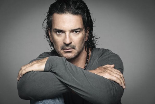 Ricardo Arjona dice que es difícil dar esperanza ante sucesos mundiales