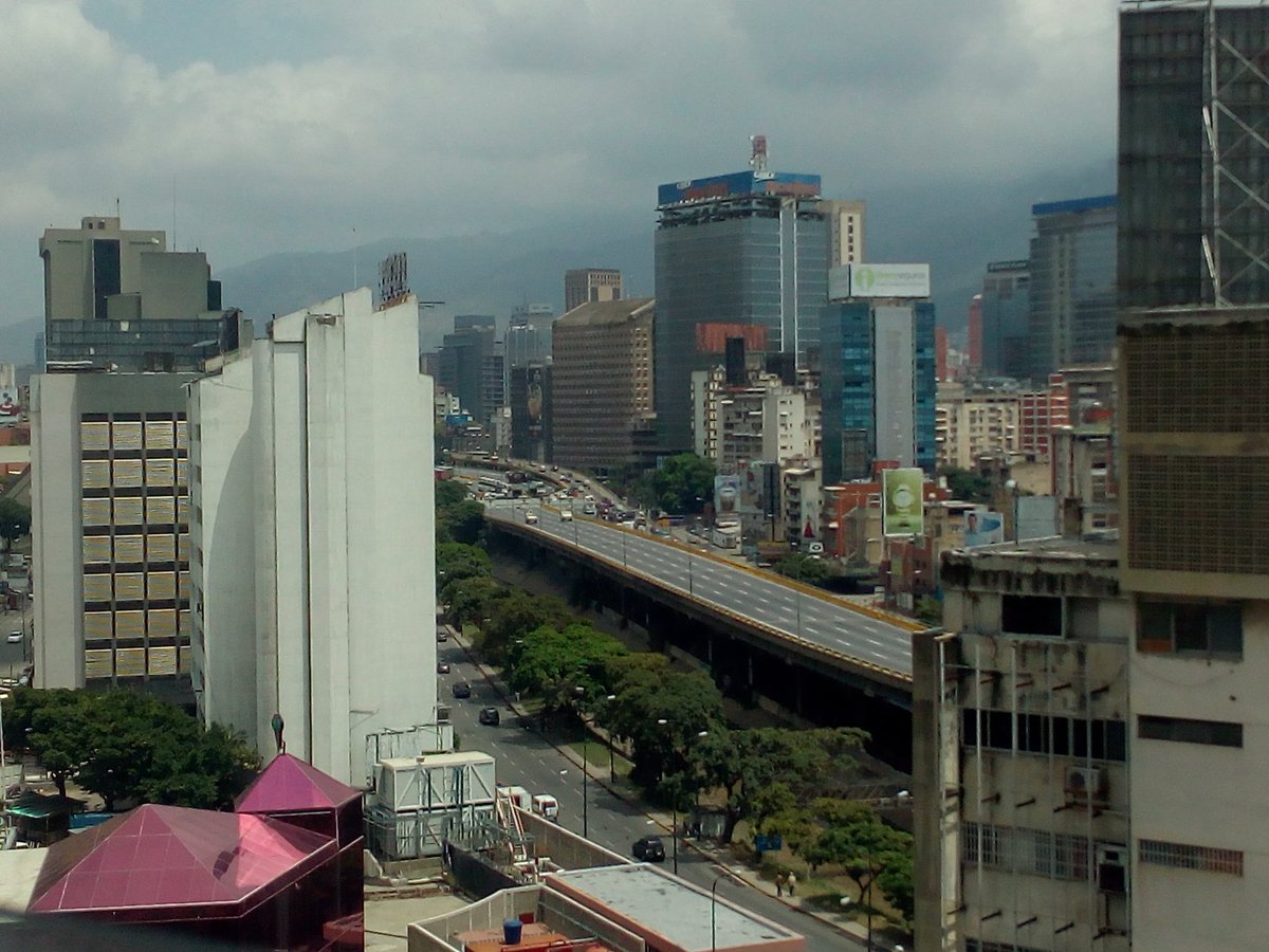 A las 11:30 am: Cerrada la autopista a la altura de El Recreo #22A