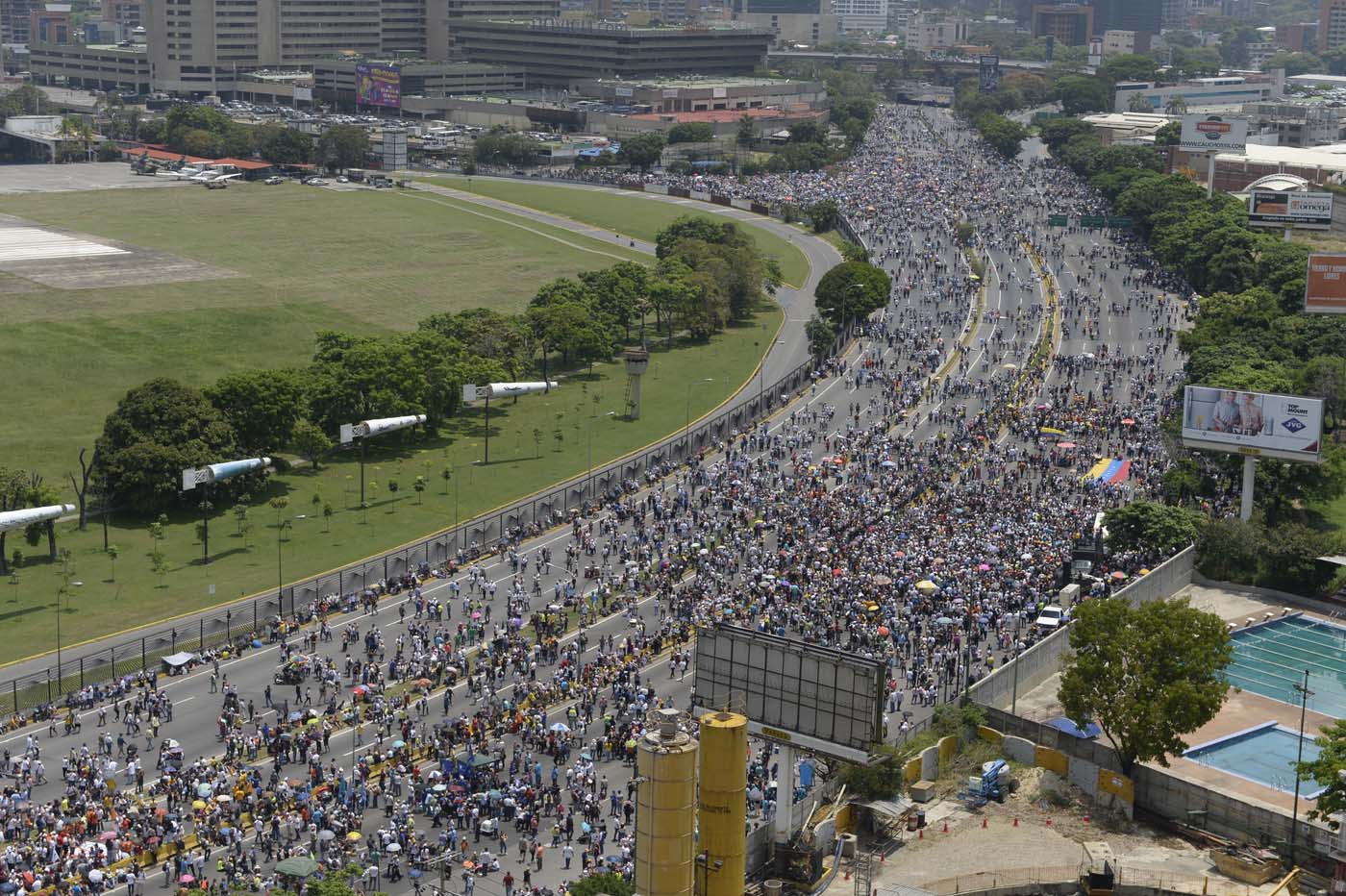 Oposición llama a tomar principales vías del país durante el #Plantón de este #15May